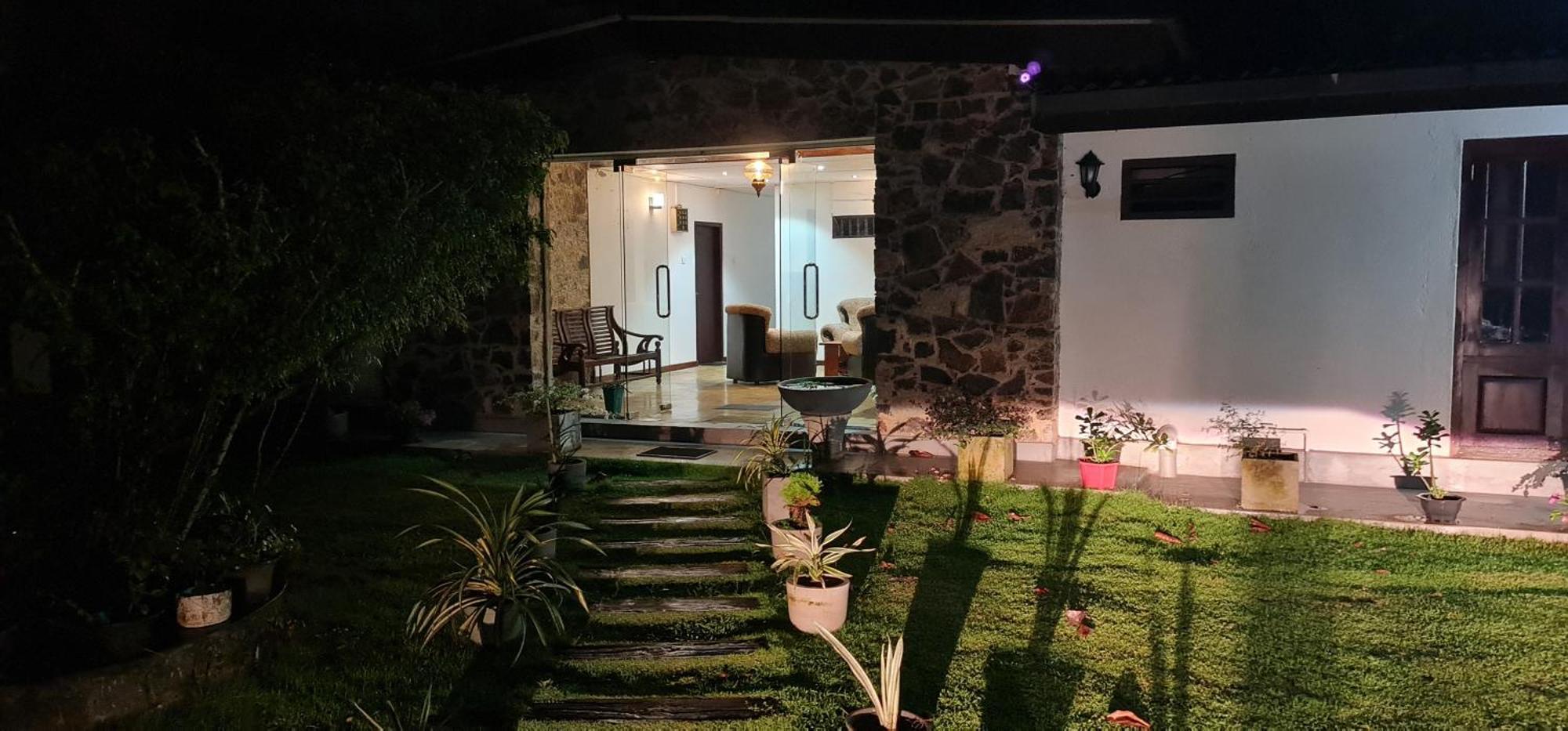 Thiranagama Beach Hotel Hikkaduwa Exterior photo
